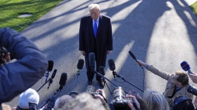 Actualizaciones en vivo: Trump enfrenta una reacción violenta sobre deportaciones, departamento de educación
