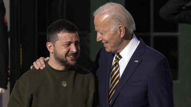 Biden trajo conflictos de Ucrania cerca de la 'Guerra Nuclear' - Analista - RT World News
