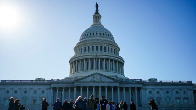 Congreso para sumergirse en las disputas de Trump, agenda al regresar a Washington
