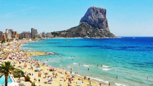 Debe visitar: Esta ciudad Alicante amada por los británicos tiene playas para rivalizar con el Río de Janeiro de Brasil
