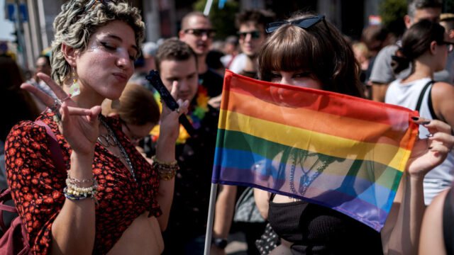 Debes darle la bienvenida a la gente gay - ONU a Hungría - RT World News

