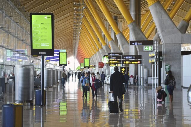 El aeropuerto de Barajas de Madrid lidera las reglas de líquido relajantes ⋆
