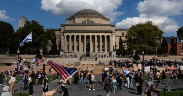 El estudiante de Columbia buscado por ICE demanda a Trump por los esfuerzos de deportación
