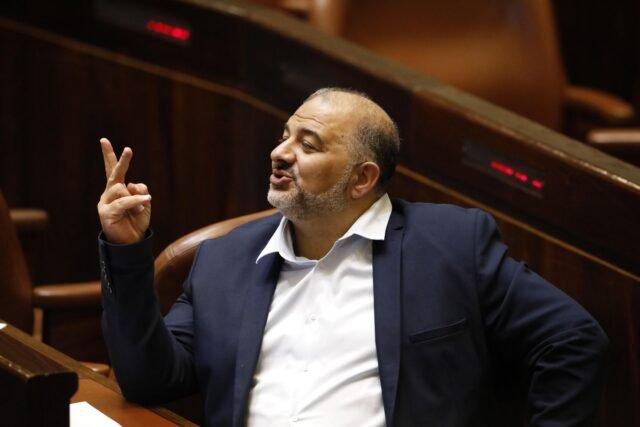 El legislador árabe-israelí condena la violencia de Hamas y apoya el estado palestino
