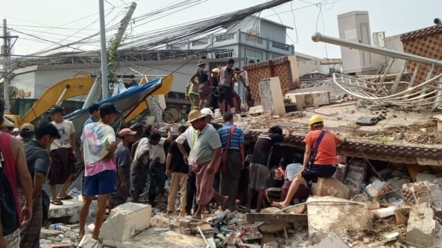 El número de muertos por el terremoto en Myanmar supera a 1,000 (videos) - RT World News
