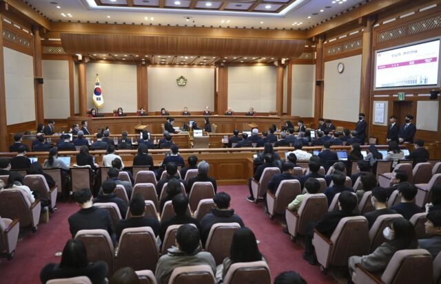 El tribunal de Corea del Sur anula la acusación del primer ministro Han, restableciéndolo como presidente interino
