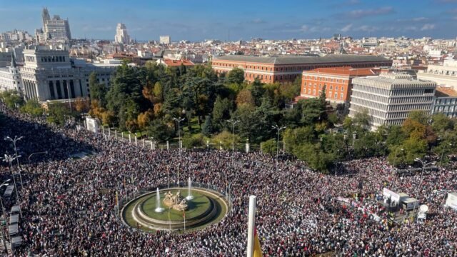 Enorme demostración de los trabajadores de salud pública de Madrid ⋆ Madrid Metropolitan
