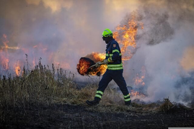 España en llamas como hojas de ondas de calor
