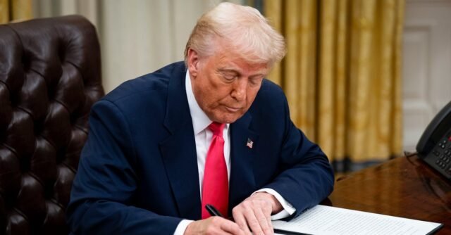 Firma de abogados Paul, Weiss elige la cobardía en la confrontación de Trump
