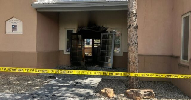 Fuego en la sede del Partido Republicano de Nuevo México que se investiga como incendio provocado

