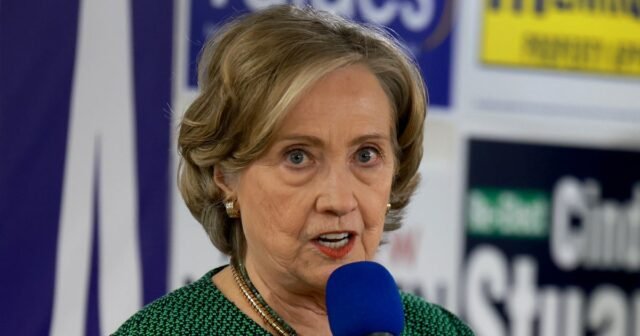Hillary Clinton llama a la hipocresía del Partido Republicano sobre el escándalo de la señal
