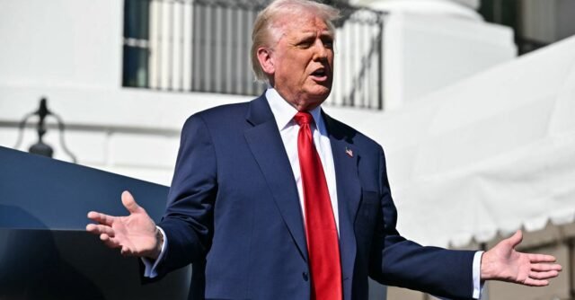 HuffPost de vuelta en la piscina de prensa de la Casa Blanca después de ser arrancado
