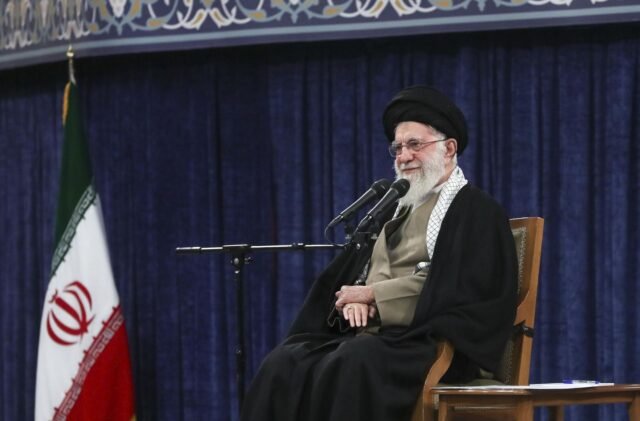 Irán listo para las conversaciones indirectas con nosotros, dice el funcionario
