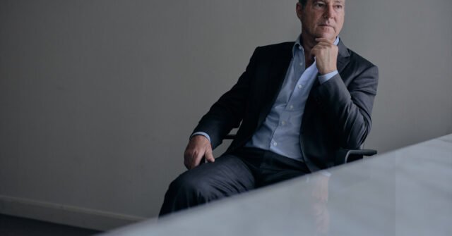 Jefe de Paul, Weiss dice que la firma no habría sobrevivido sin tratar con Trump
