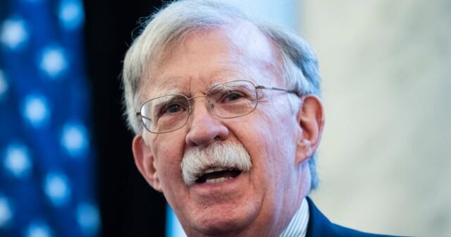 John Bolton dice que la charla de Groenlandia de Trump no es diferente al idioma de Putin
