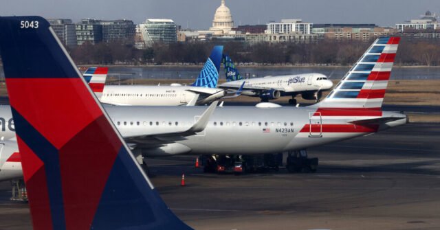 La FAA investiga después de que los aviones de la Fuerza Aérea cerca del avión Delta activen la alerta de seguridad
