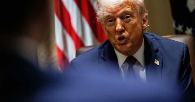 La administración de Trump agregó accidentalmente al editor de Atlantic al chat del grupo de huelga de guerra
