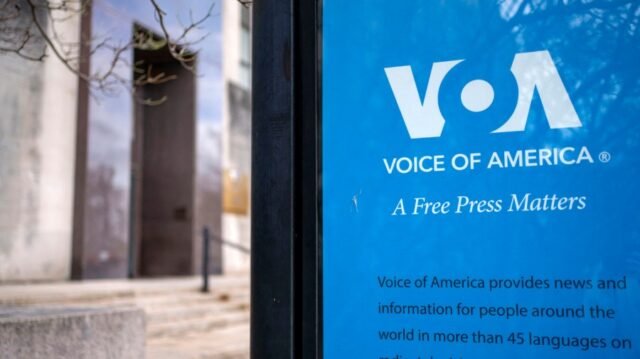 La administración de Trump demandó a la cerradura de VOA
