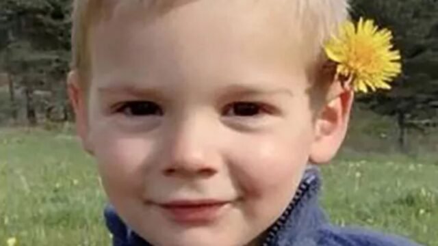 La tía y el tío de Solei trágico de Emile también arrestaron a medida que la investigación de los abuelos de los niños "asesinados" se profundiza con los autos incautados
