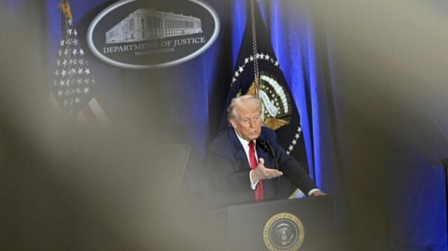 Los trabajadores federales de EE. UU. Se dividen en apoyo para el mandato de la oficina de regreso a la oficina de Trump: encuesta
