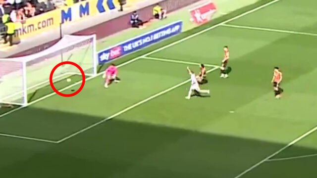 'MÁS FRANUDA DE Own Own Gets' lanza el descenso del campeonato de la lucha de par en par de momentos en la segunda mitad
