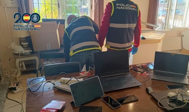 MIRAR: Police Raid Costa Blanca Villa utilizada como centro de llamadas para estafas de 'sextortion' que anotaron 2 millones de euros
