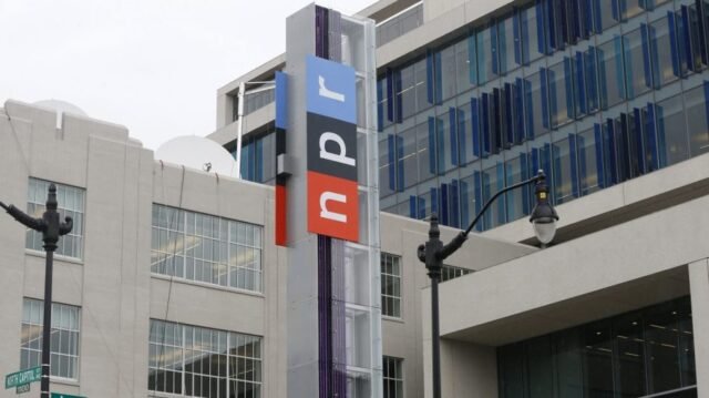Maher Rails contra el CEO de NPR, exige recortes de fondos de medios públicos
