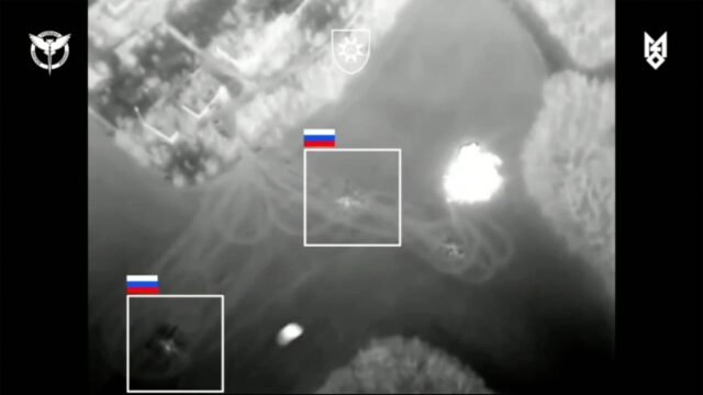 Mira Momento Ucrania sopla 4 Putin Choppers por valor de £ 68m a Bits 'usando misiles estadounidenses' cerca del territorio ruso recién invadido
