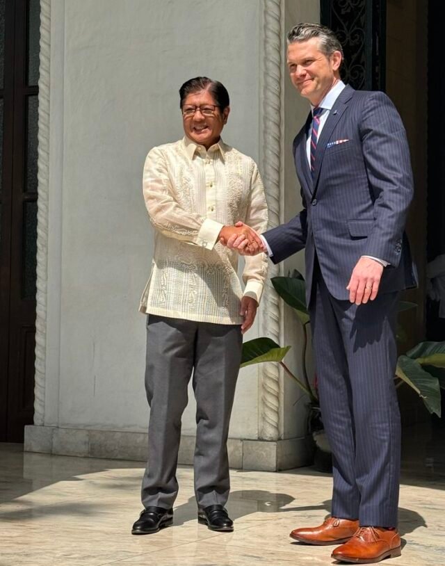 Nosotros enviando un sistema de misiles de alta tecnología a Filipinas
