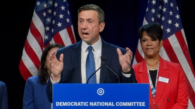 Presidente de DNC: Trump les dijo a los estudiantes "que no les importa" con el movimiento contra el Departamento de Educación
