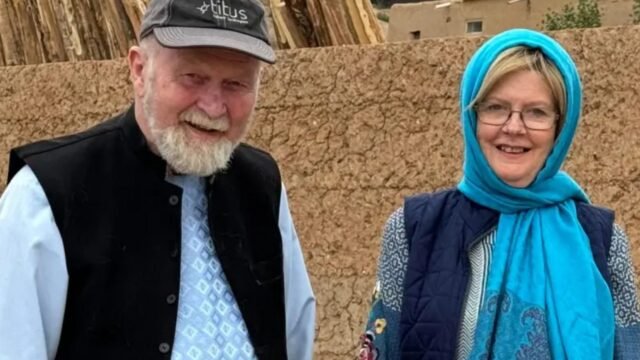 Prisionero estadounidense detenido por talibán es liberado ... pero no hay señales de pareja británica con la que se celebró en la cárcel de Afganistán
