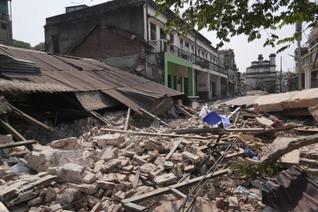 Qué saber sobre la guerra civil de Myanmar, que complica los esfuerzos de ayuda del terremoto
