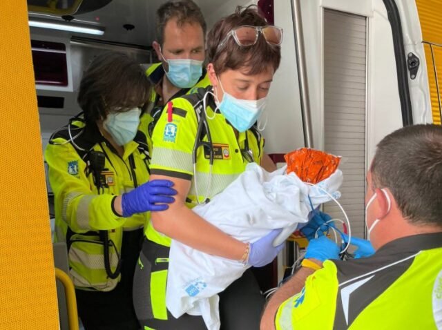 Recién nacido abandonado salvado por la tripulación de ambulancia ⋆ Madrid Metropolitan
