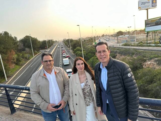 Secretario Provincial del PSPV-Psoe, se reúne con miembros socialistas en Torrevieja
