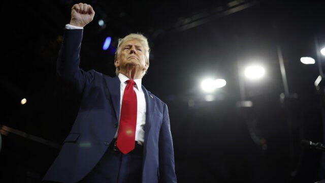 Trump "no bromea" sobre el tercer término: RT World News

