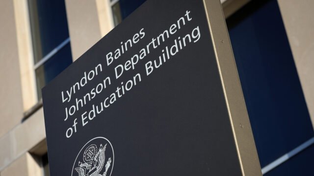 Trump ordena el desmantelamiento del Departamento de Educación - RT World News
