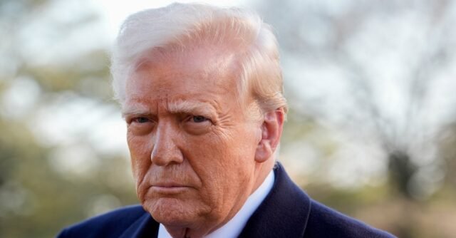 Trump revoca la autorización de seguridad de los enemigos políticos, incluidos Biden, Harris y Clinton
