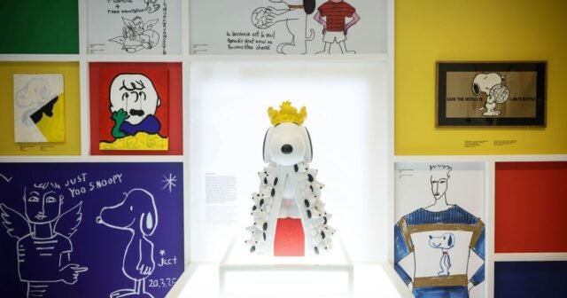 Una nueva exposición en París celebra el estilo de Snoopy antes de su 75 cumpleaños

