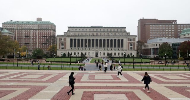 Universidad de Columbia cumplirá con las demandas de la administración Trump de prohibición de máscaras, oficiales especiales, más
