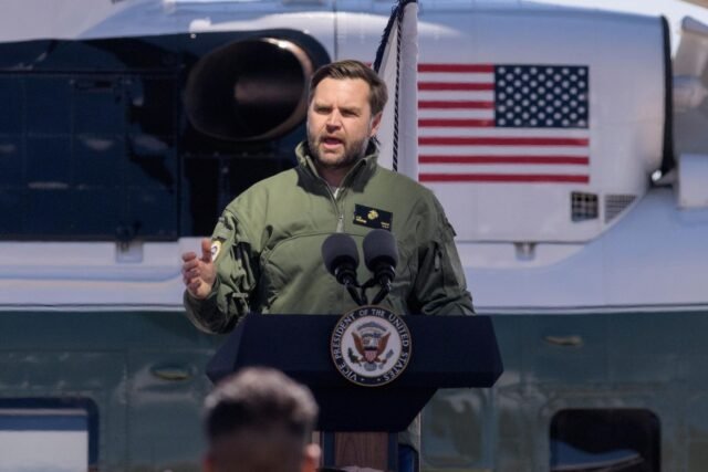 Vance, los altos funcionarios se dirigen a Groenlandia cautelosa mientras Trump los ojos controlan
