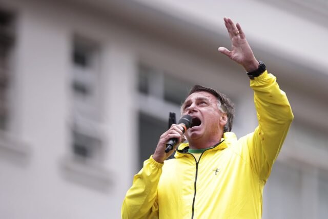 Bolsonaro de Brasil lidera el rally en apoyo de la ley de amnistía mientras se enfrenta a un juicio por presunto golpe de estado
