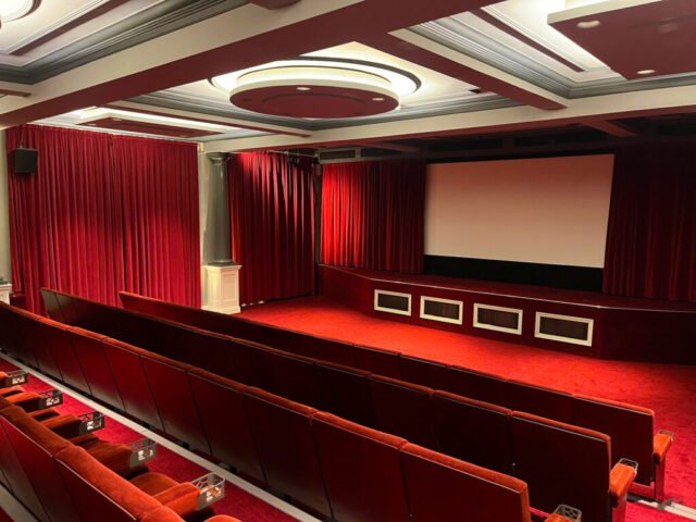Dentro del cine escondido debajo de un pub de Londres
