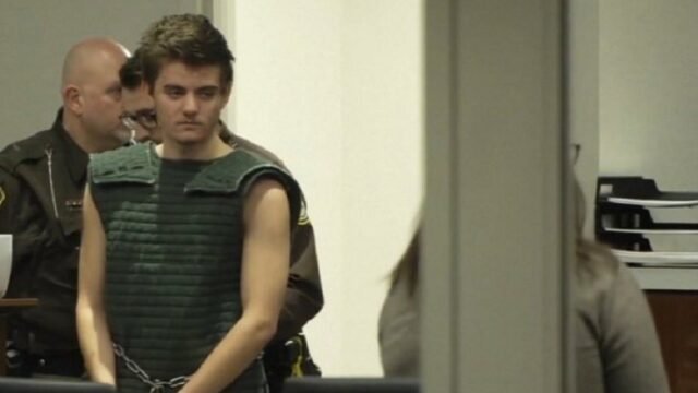 El adolescente estadounidense trazó a matar a Trump y huir a Ucrania - FBI - RT World News
