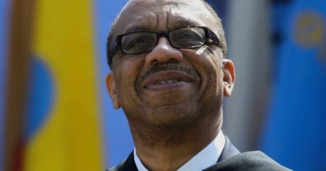 El antiguo columnista del Washington Post, Eugene Robinson, se va. Citó la nueva política editorial de Bezos

