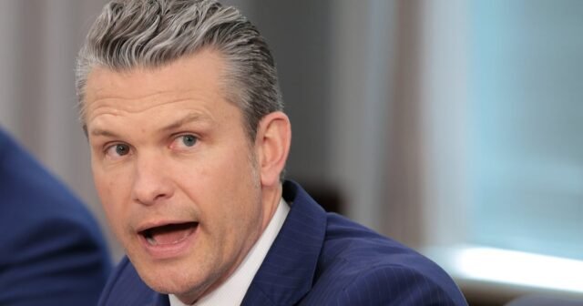 El ex portavoz del Pentágono presenta una advertencia de 'Bombshell' sobre Pete Hegseth
