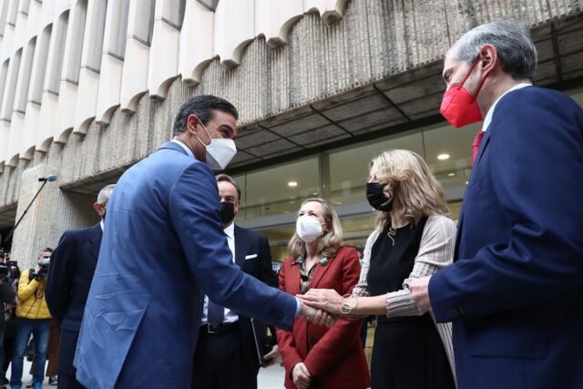 El gobierno anuncia ayuda de emergencia para abordar la inflación de energía y combustible ⋆ Madrid Metropolitan
