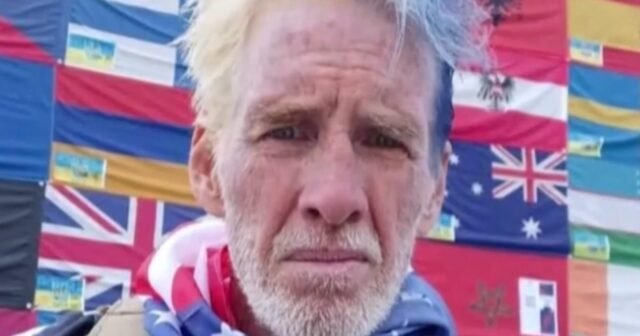 El intento de asesinato de Trump, el sospechoso, Ryan Routh, puede contratar a un experto para verificar el rifle, dice el juez
