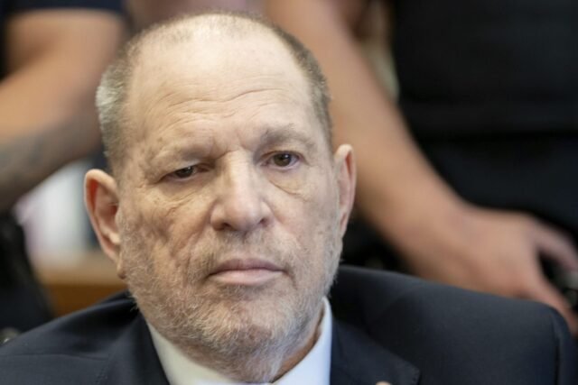 El primer acusador toma el puesto de testigos en el nuevo juicio de Harvey Weinstein
