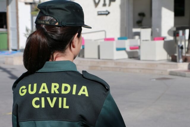 El secuestro de la Sevilla de España dispara a padre de dos hijos en la cabeza porque le debía alquiler dos meses de alquiler " 
