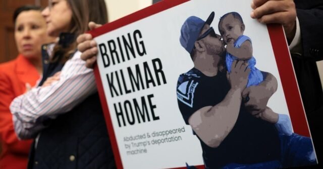 El tribunal de apelaciones dice que los reclamos de la administración de Trump en el caso de Kilmar Abrego García deberían ser "impactantes" para los estadounidenses
